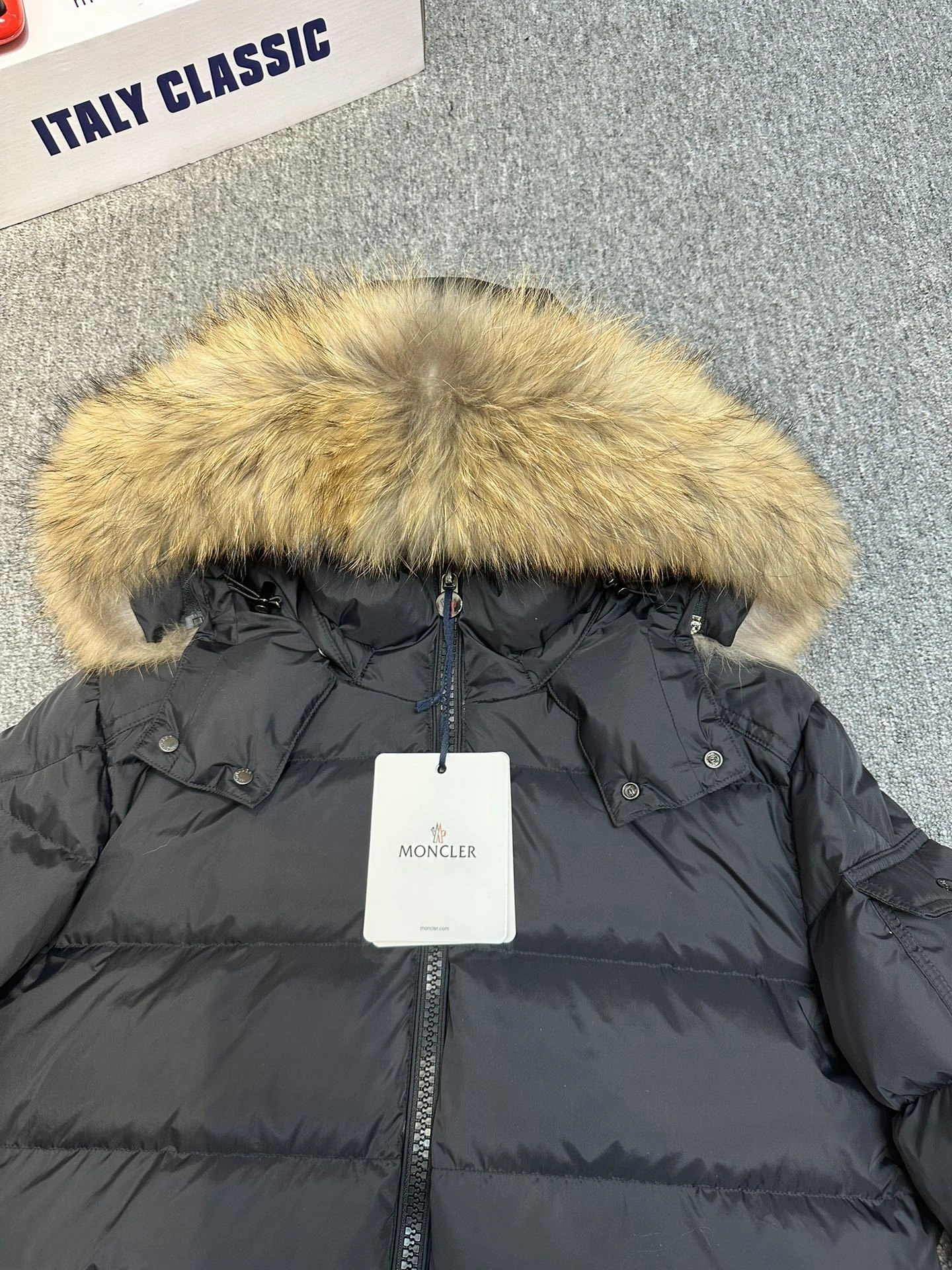 wg.luxury- 7o9385r down jacket oversized 2Colour item:D-F365I0706-2